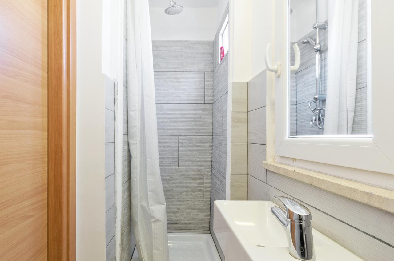 Studio Vicolo De Renzi Trastevere Rome Bagian luar foto